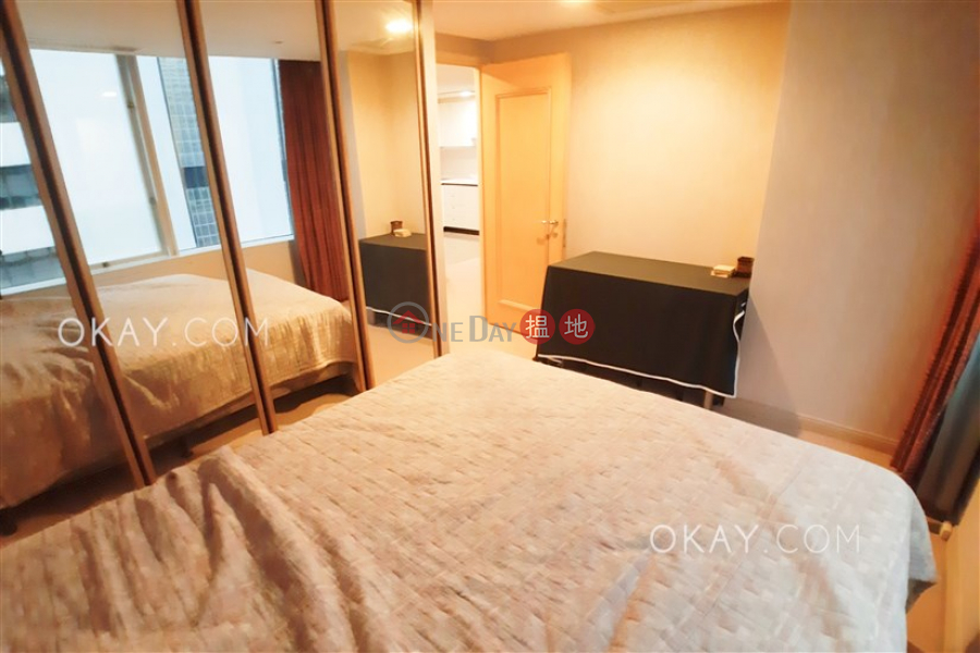 Gorgeous 1 bedroom on high floor | Rental | Convention Plaza Apartments 會展中心會景閣 Rental Listings