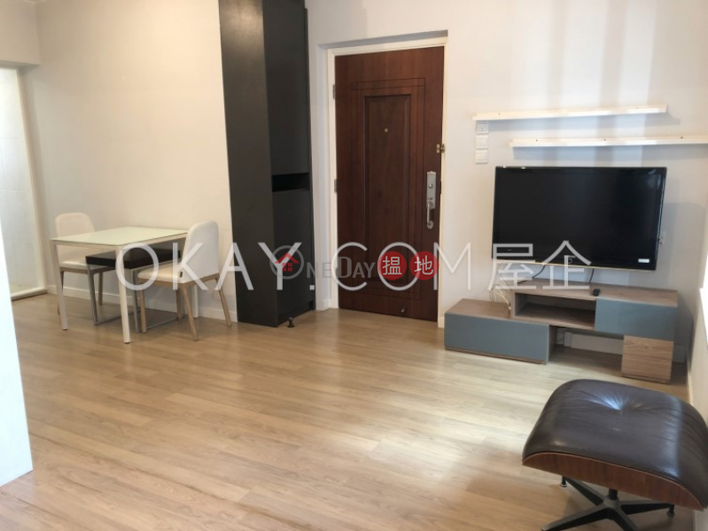 Generous 1 bedroom in Mid-levels West | For Sale | Maxluck Court 美樂閣 Sales Listings