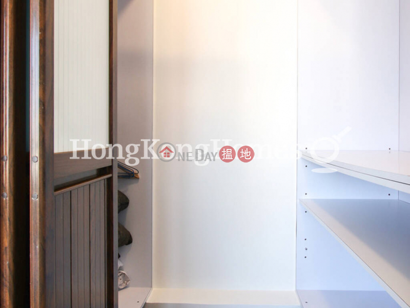 HK$ 18M | Woodland Court | Western District 1 Bed Unit at Woodland Court | For Sale