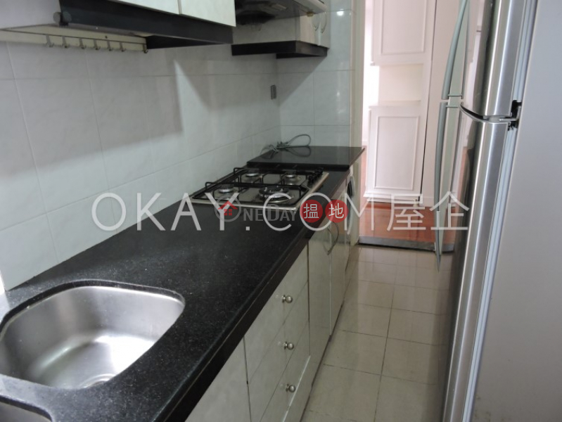 HK$ 28,000/ month Green Field Court | Western District, Practical 3 bedroom on high floor with parking | Rental