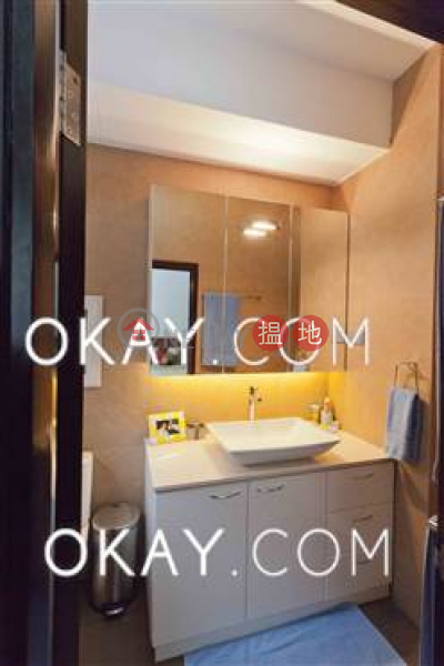 Lovely 3 bedroom with parking | Rental, Skyline Mansion 年豐園 Rental Listings | Western District (OKAY-R78596)