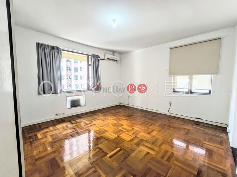 HK$ 75,000/ month | Palm Court Western District, Efficient 3 bed on high floor with balcony & parking | Rental