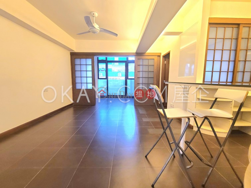 Stylish 2 bedroom on high floor with rooftop | For Sale | Tak Yan Building 德仁大廈 Sales Listings