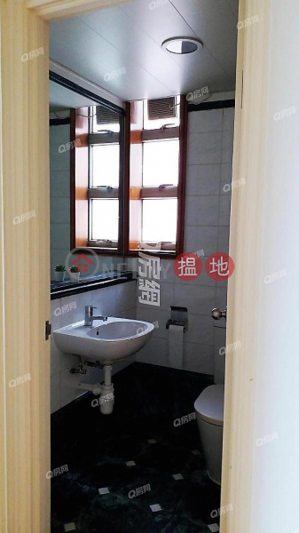 HK$ 28,800/ month Island Place Eastern District Island Place | 2 bedroom High Floor Flat for Rent