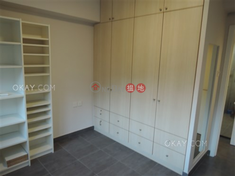 Stylish 3 bedroom on high floor with balcony & parking | Rental | Village Tower 山村大廈 Rental Listings
