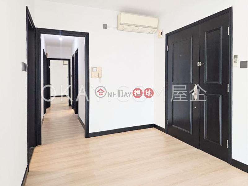 HK$ 19M, Regent Palisades Western District Tasteful 3 bedroom with parking | For Sale