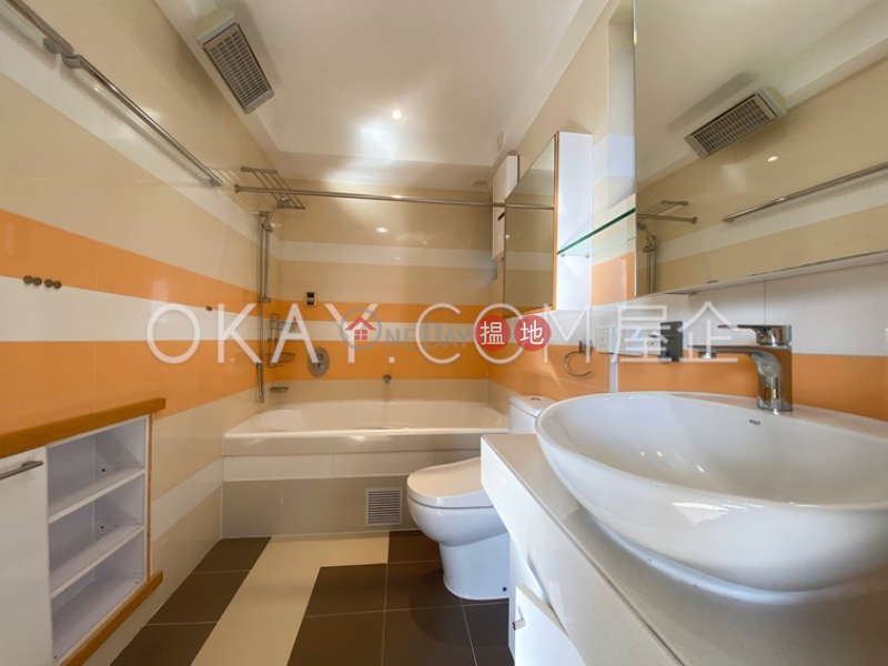 Efficient 4 bedroom with balcony & parking | For Sale | Twin Brook 雙溪 Sales Listings