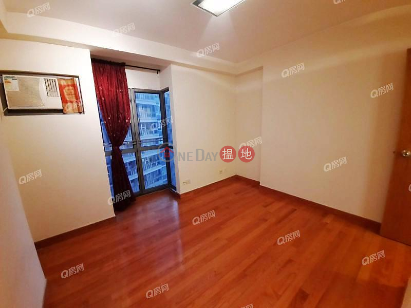 Property Search Hong Kong | OneDay | Residential | Rental Listings, Hollywood Terrace | 2 bedroom Mid Floor Flat for Rent