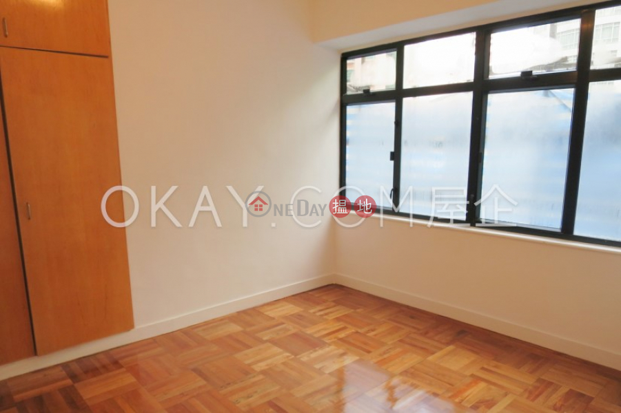 HK$ 65,000/ month, Woodland Garden Central District Lovely 3 bedroom with balcony & parking | Rental