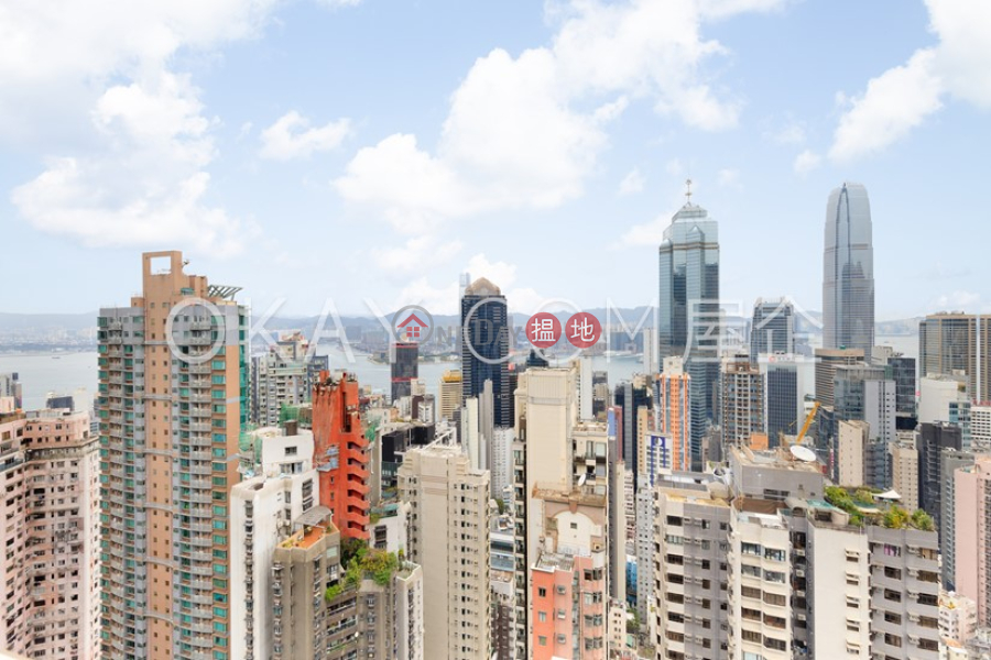 香港搵樓|租樓|二手盤|買樓| 搵地 | 住宅|出售樓盤2房2廁,極高層,露台CASTLE ONE BY V出售單位