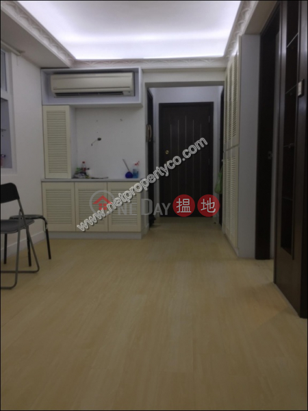 2-bedroom unit with a terrace for rent in Wan Chai | Luckifast Building 其發大廈 Rental Listings