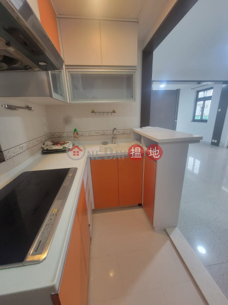 HK$ 15,000/ month Lake Court, Sai Kung, 1/f Apt + Balcony Close to SK Town