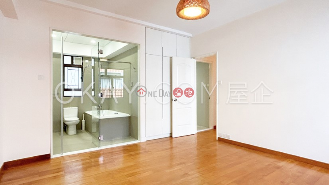 HK$ 22.8M, Honour Garden, Western District Elegant 3 bedroom with parking | For Sale