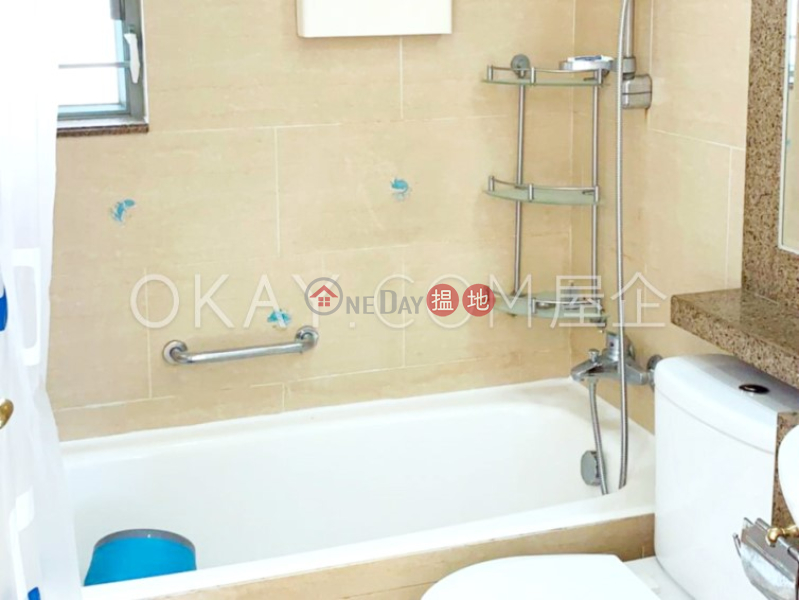 HK$ 33,000/ month, Queen\'s Terrace | Western District, Lovely 2 bedroom with rooftop | Rental