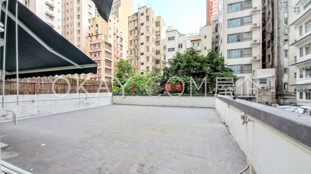 HK$ 26,000/ month, Johnston Court Wan Chai District, Gorgeous 2 bedroom with terrace | Rental