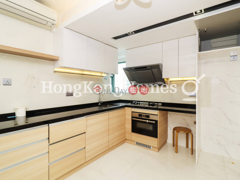Property Search Hong Kong | OneDay | Residential | Rental Listings | 3 Bedroom Family Unit for Rent at Queen\'s Terrace