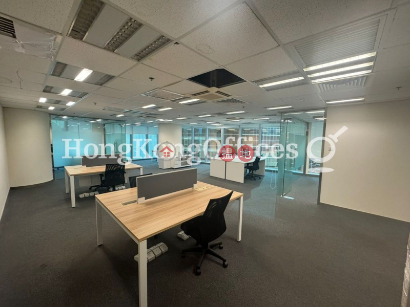 HK$ 97,152/ month | Golden Centre, Western District Office Unit for Rent at Golden Centre