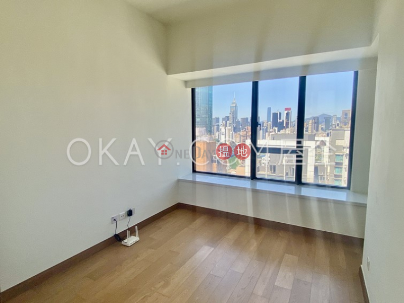Efficient 3 bed on high floor with balcony & parking | Rental | Resiglow Resiglow Rental Listings