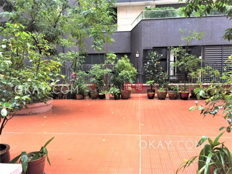 HK$ 42,000/ month | Tak Mansion | Western District, Nicely kept 3 bedroom with balcony | Rental