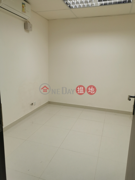 玻璃廚窗，單位四正, Lee Ka Industrial Building 利嘉工業大廈 Rental Listings | Wong Tai Sin District (136021)
