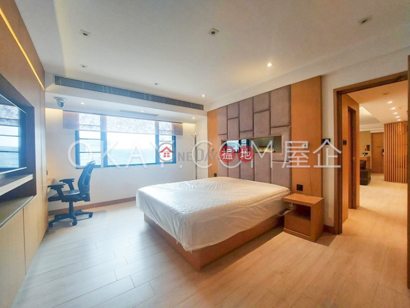 HK$ 19.5M | Block 45-48 Baguio Villa Western District Nicely kept 3 bedroom with balcony | For Sale