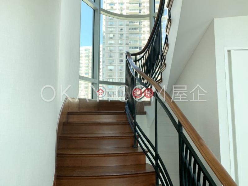 HK$ 116M, The Summit | Wan Chai District | Stylish 4 bedroom with racecourse views | For Sale