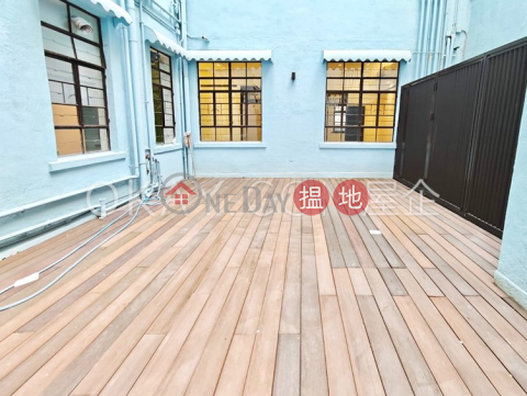 Lovely 2 bedroom with terrace | Rental, 17 Yuk Sau Street 毓秀街17號 | Wan Chai District (OKAY-R790835)_0