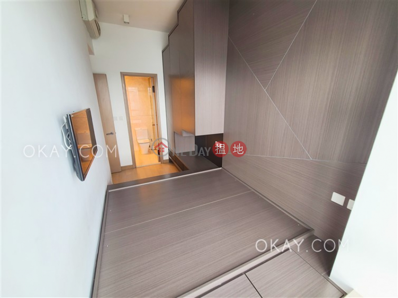 Rare 2 bedroom with sea views & balcony | Rental | Upton 維港峰 Rental Listings