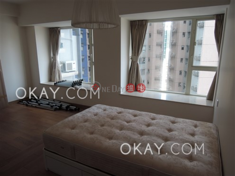 HK$ 45,000/ month Centrestage, Central District Elegant 2 bedroom on high floor with balcony | Rental