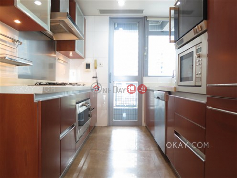 HK$ 64,000/ month | Phase 4 Bel-Air On The Peak Residence Bel-Air | Southern District | Luxurious 3 bedroom with balcony & parking | Rental