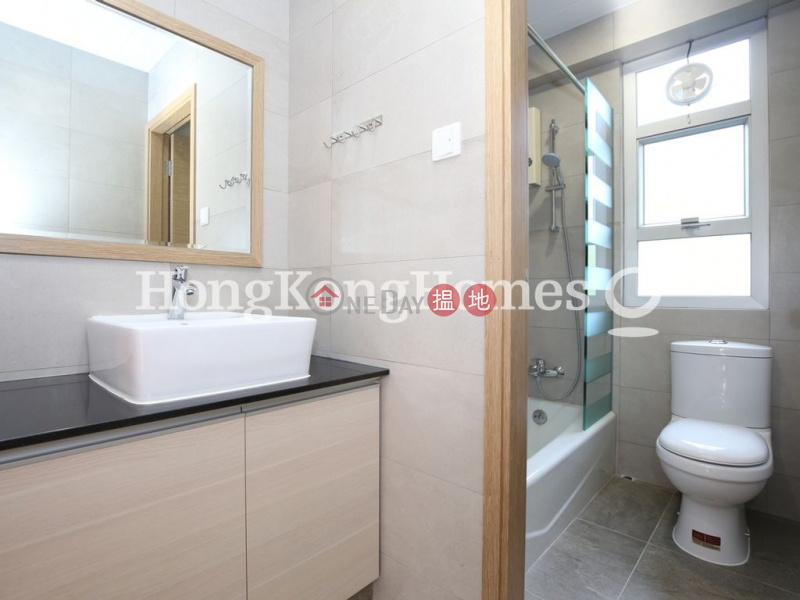 Property Search Hong Kong | OneDay | Residential Rental Listings, 3 Bedroom Family Unit for Rent at Block B Dragon Court