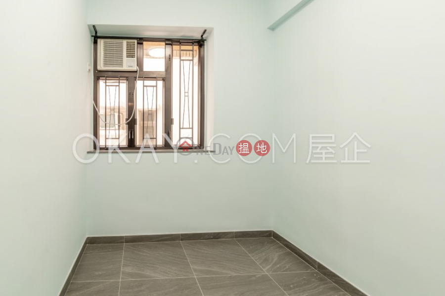 HK$ 9.98M, Kam Fung Mansion, Western District | Practical 2 bedroom in Mid-levels West | For Sale