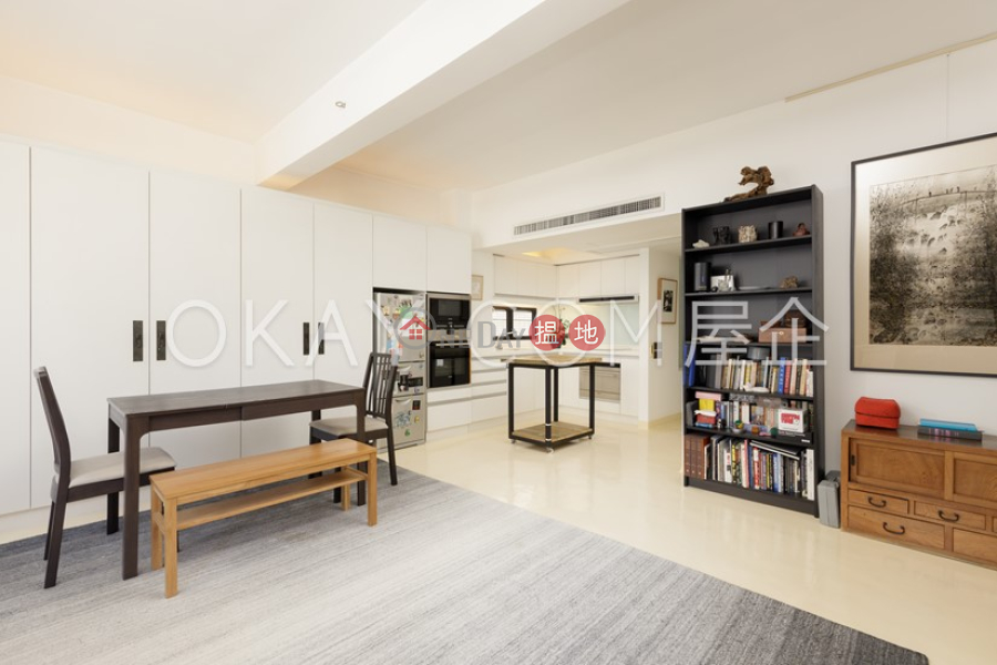 HK$ 30,000/ month | 122 Hollywood Road Central District Tasteful 1 bedroom with rooftop | Rental