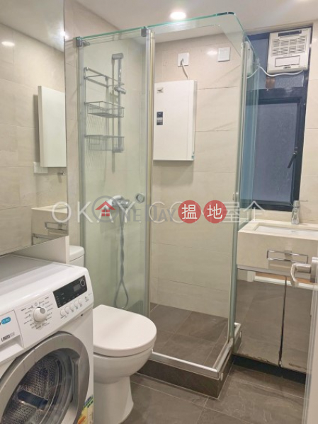 HK$ 34,000/ month Vantage Park Western District Stylish 3 bedroom in Mid-levels West | Rental