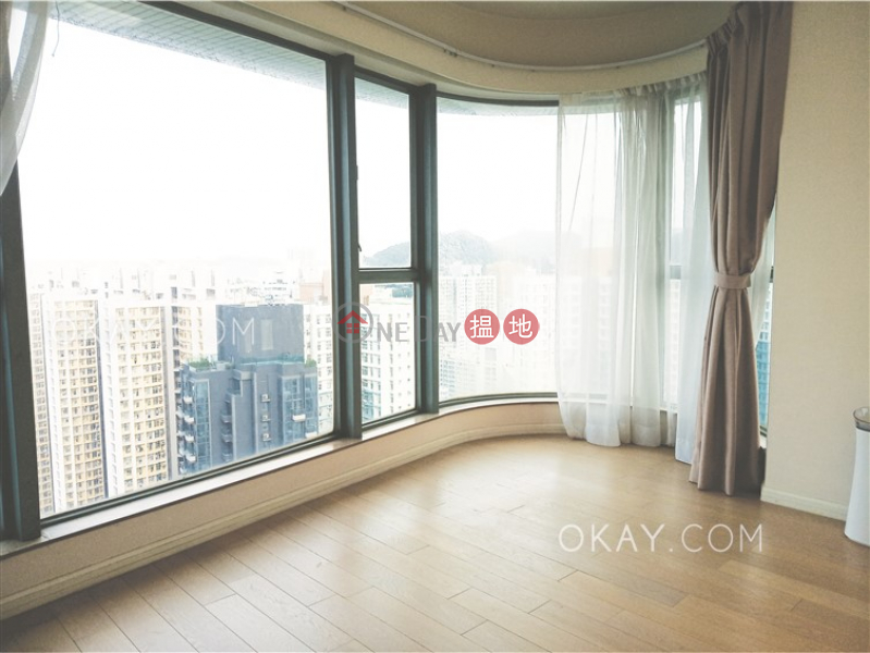 Unique 3 bedroom on high floor | For Sale | L\'Hiver (Tower 4) Les Saisons 逸濤灣冬和軒 (4座) Sales Listings