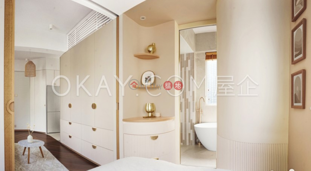 Tasteful 2 bedroom on high floor with rooftop | Rental 428-440 Queens Road West | Western District, Hong Kong Rental HK$ 25,000/ month