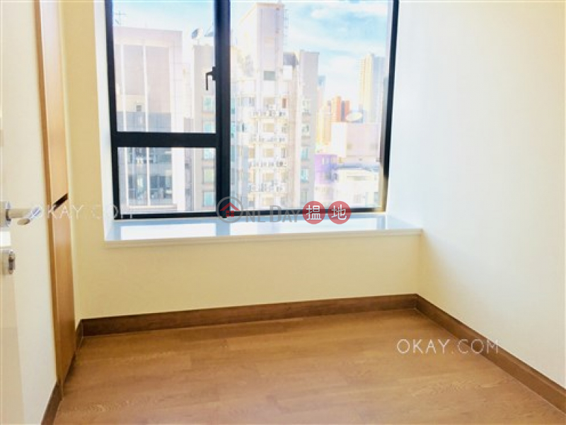 HK$ 38,000/ month | Resiglow, Wan Chai District Tasteful 2 bedroom on high floor with balcony | Rental