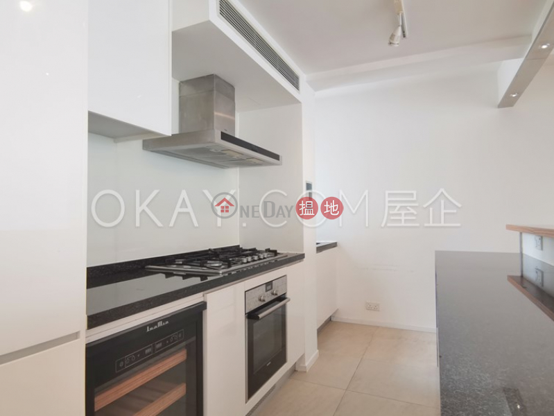 HK$ 52,800/ month, Aqua 33 Western District, Gorgeous 3 bedroom with balcony & parking | Rental