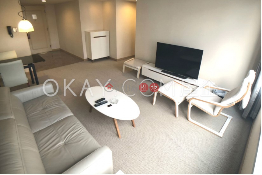 Charming 1 bedroom on high floor | Rental | Convention Plaza Apartments 會展中心會景閣 Rental Listings