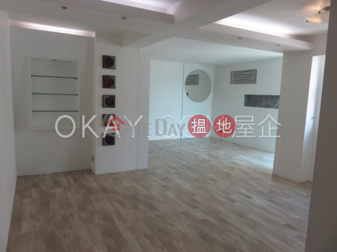 Rare 3 bedroom with parking | For Sale, Crescent Heights 月陶居 | Wan Chai District (OKAY-S28660)_0