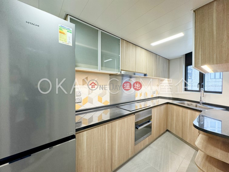 HK$ 53,500/ month C.C. Lodge, Wan Chai District | Rare 3 bedroom with terrace & parking | Rental
