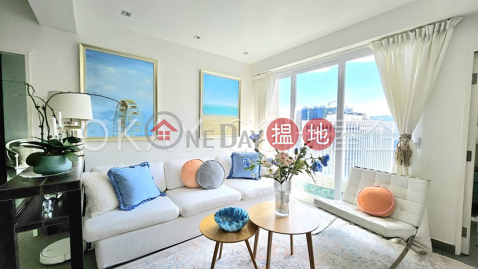 Efficient 2 bed on high floor with balcony & parking | For Sale | Wing Fook Court 永福閣 _0