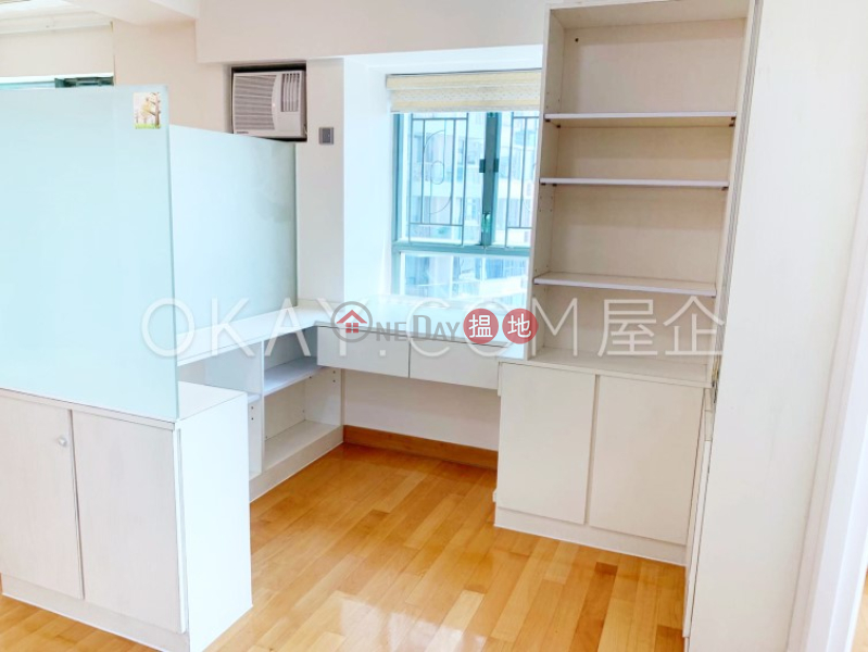 Queen\'s Terrace | Middle Residential, Rental Listings HK$ 33,000/ month