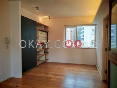 Tasteful 3 bedroom with parking | For Sale | Miramar Villa 美麗邨 _0