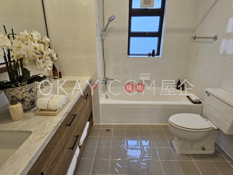 HK$ 109,000/ month Repulse Bay Apartments, Southern District Efficient 4 bed on high floor with balcony & parking | Rental