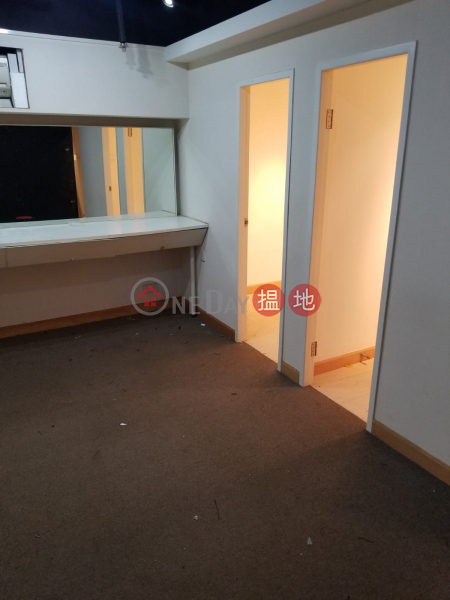 HK$ 12,600/ month, Chang Pao Ching Building Wan Chai District, TEL: 98755238