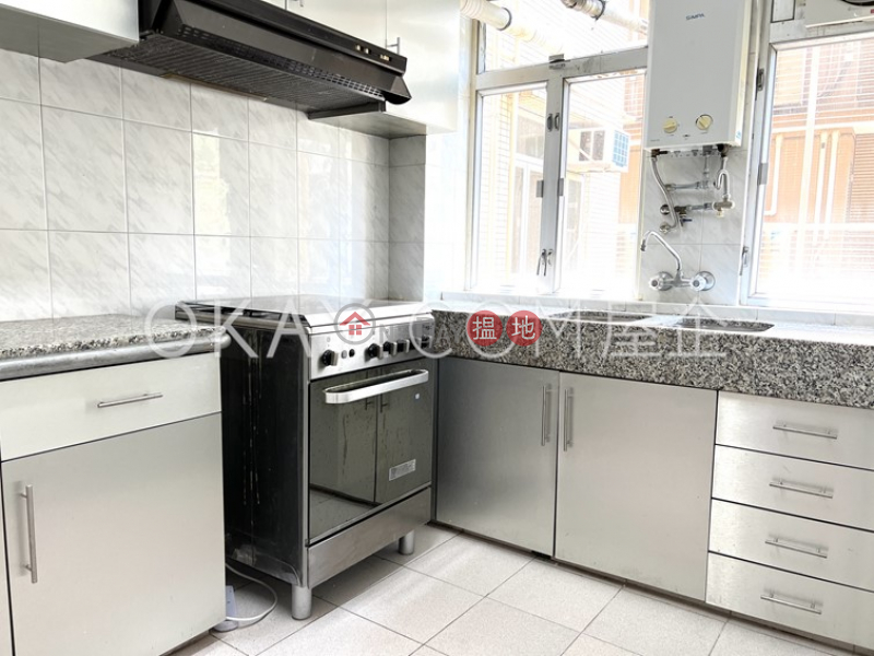 HK$ 40,000/ month, Moon Fair Mansion, Wan Chai District | Elegant 3 bedroom with balcony & parking | Rental