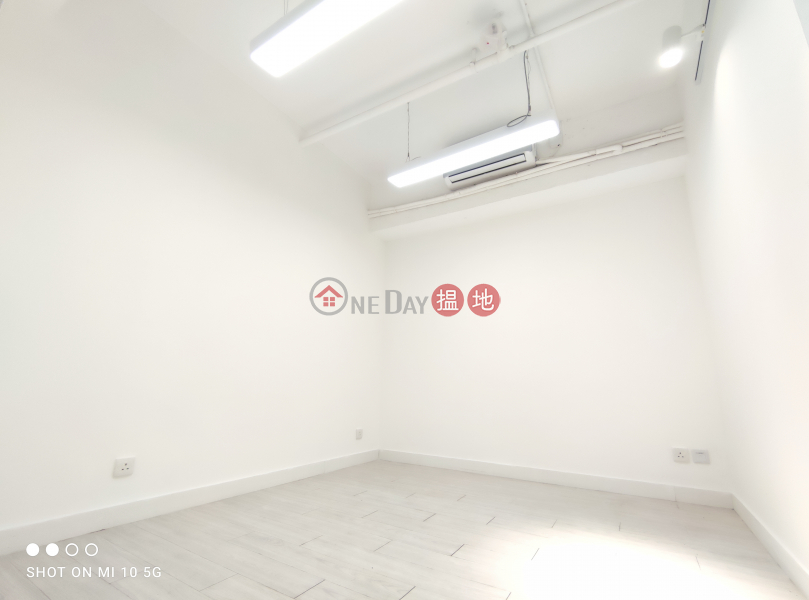 {Kwun Tong}Multi-purpose studio Newly decorated Upstairs shop Retail shop Office, 116-118 How Ming Street | Kwun Tong District, Hong Kong | Rental | HK$ 3,000/ month