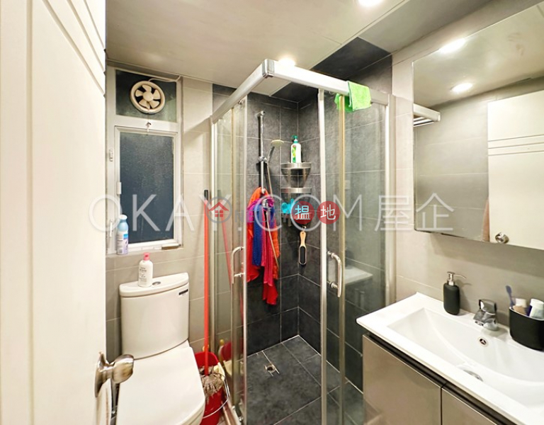 Tasteful 2 bedroom in Sheung Wan | For Sale | Po Hing Mansion 寶慶大廈 Sales Listings