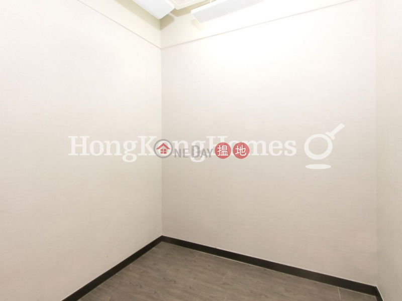 3 Bedroom Family Unit for Rent at GLENEALY TOWER, 1 Glenealy | Central District, Hong Kong, Rental | HK$ 38,000/ month